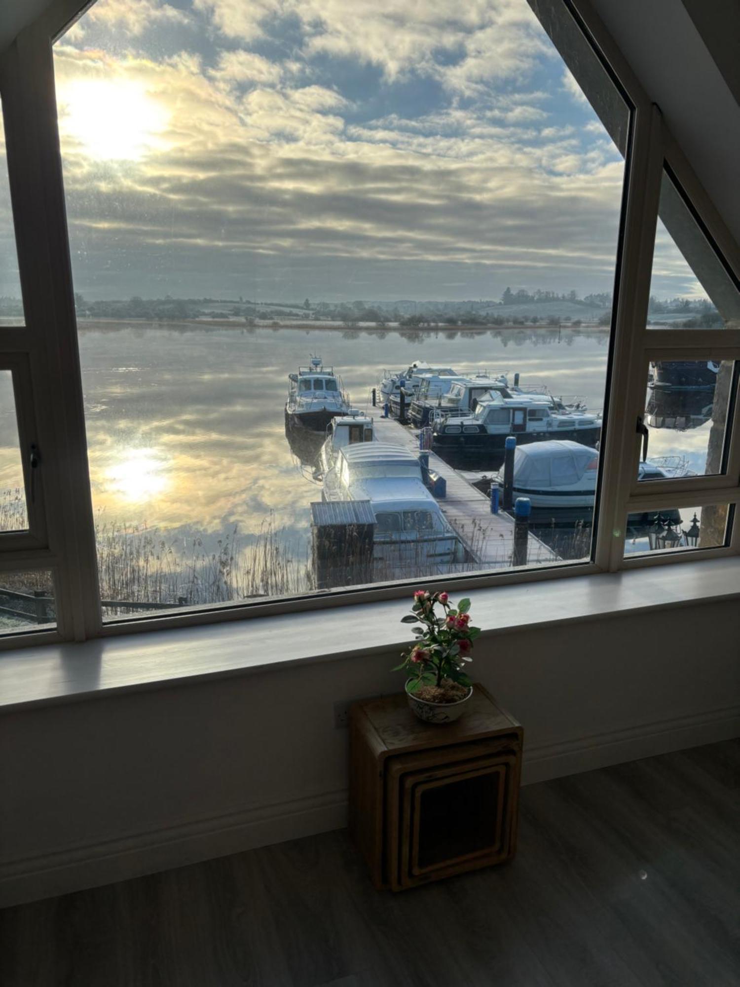 Lough Key Luxury Riverfront Apartment Cootehall المظهر الخارجي الصورة